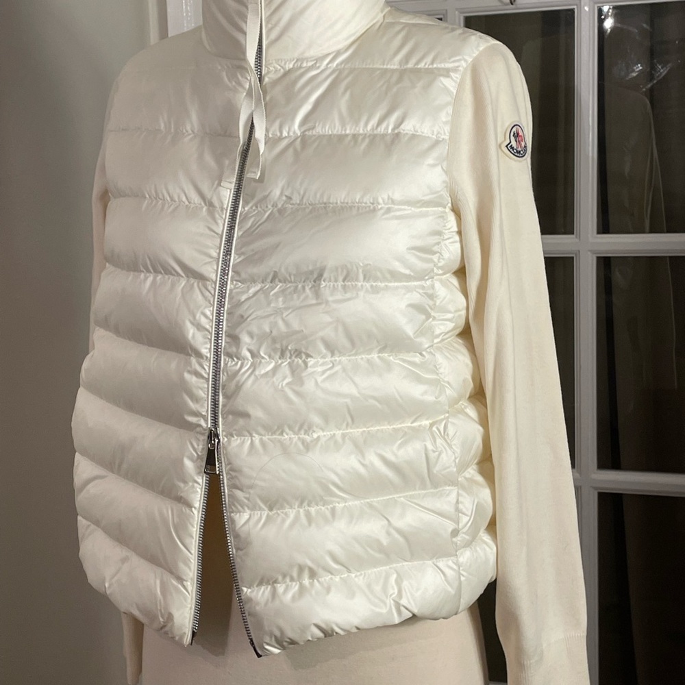 THE DETAILS
New Season
Moncler
padded zip-up cardigan